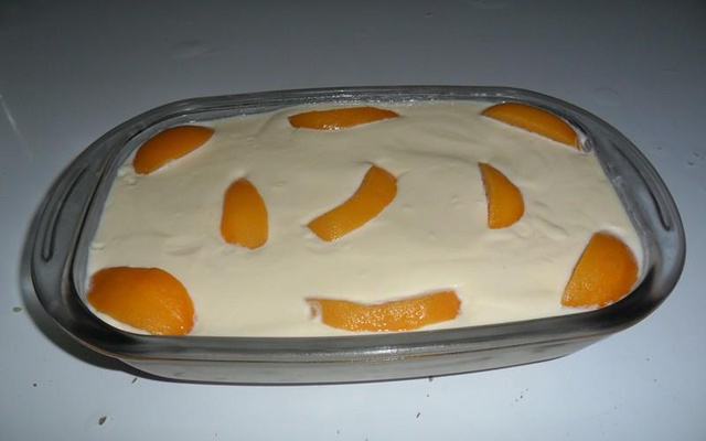 Pavê de pêssego em calda