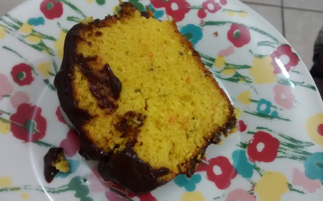 Bolo de cenoura sem glúten