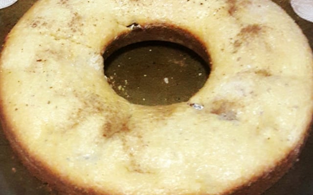 Bolo de fubá com goiabada