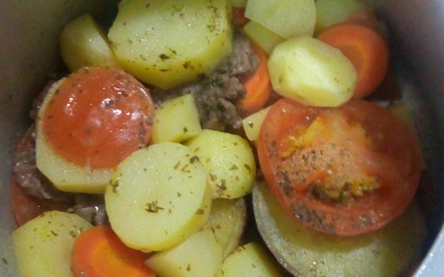 Bife fácil na panela de pressão