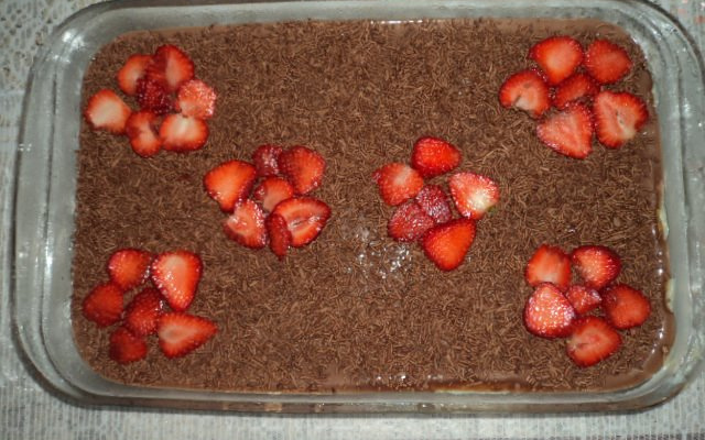 Enformados de brigadeiro e morango