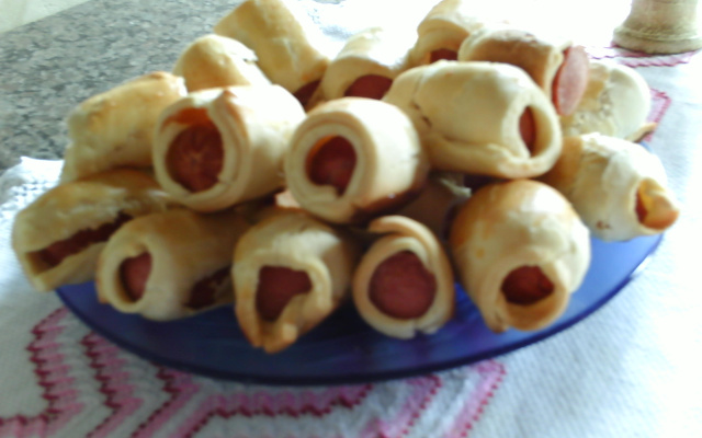 Enroladinho de bacon com ameixa