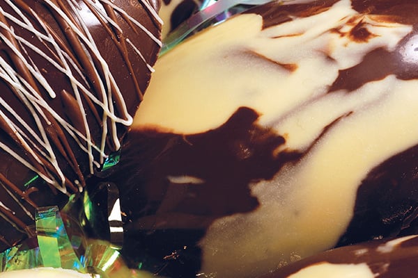 Ovo de Páscoa marmorizado