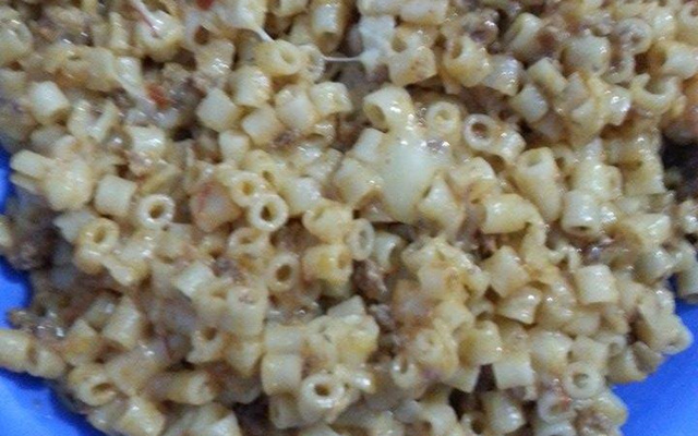 Macarrão a bolonhesa com queijo