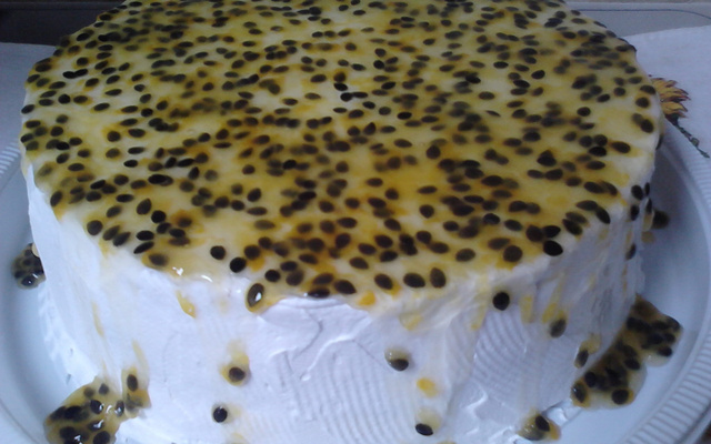 Bolo de maracujá trufado