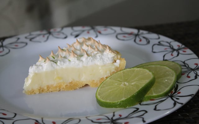 Torta de limão com merengue