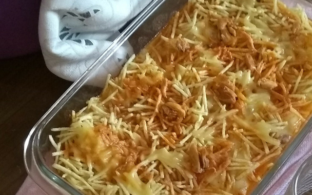 Frango com queijo e batata palha