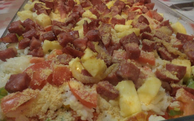 Arroz cremoso tropical com calabresa