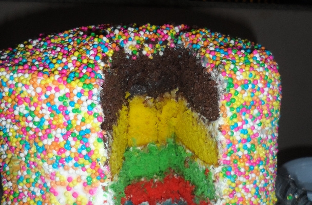 Bolo arco-íris