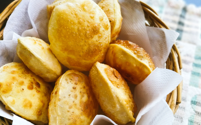 Poori ( pão frito indiano)