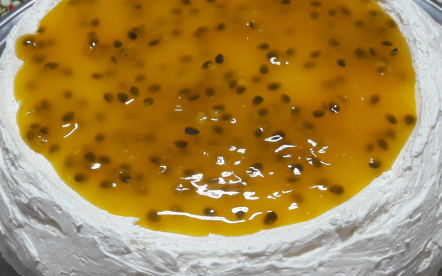 Bolo mousse de maracujá