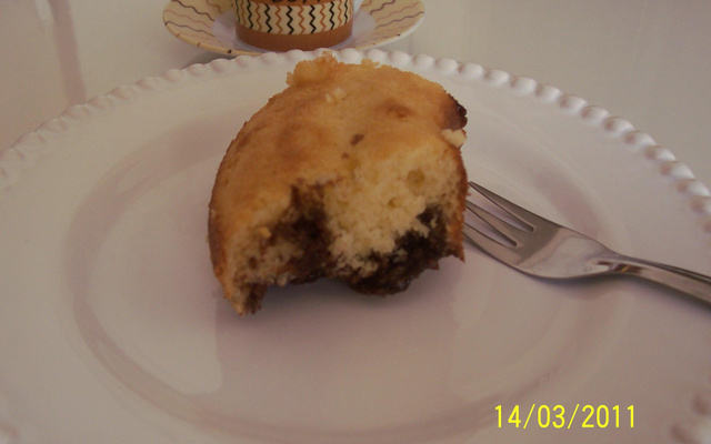 Bolo de fubá com creme de chocolate By Paula