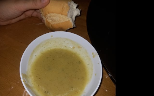 Sopa creme de batata com alho poró