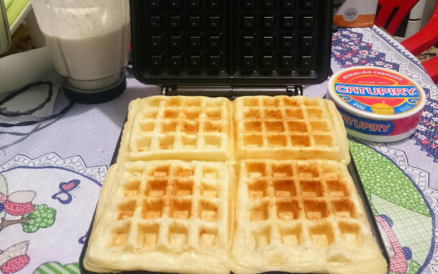 Pão de queijo de sanduicheira