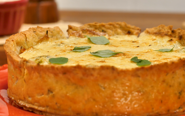 Torta de frango gratinada