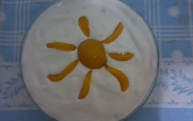 Pavê de creme com pêssego