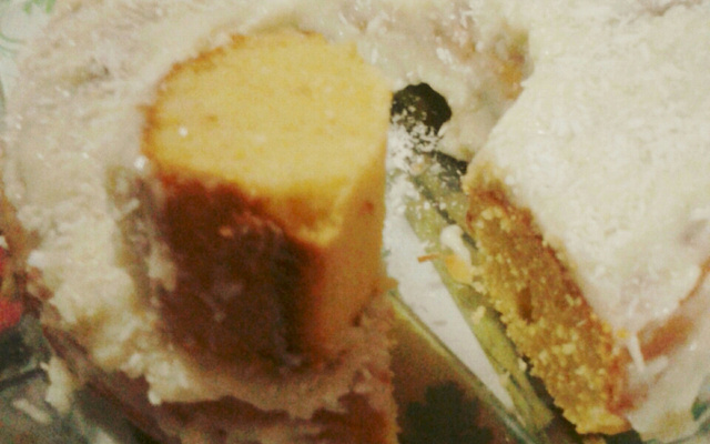 Bolo rápido de flocão de  milho com coco