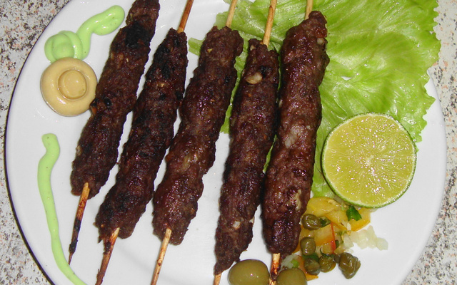 Kafta (carne moída no espeto)