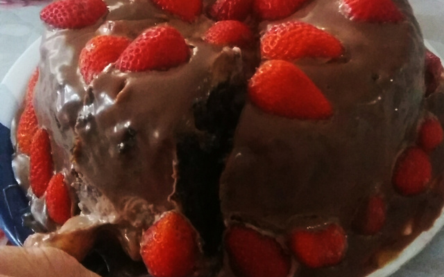 Bolo bombom de morango