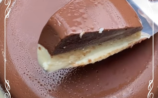 Pudim meio chocolate meio coco