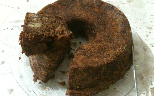 Bolo colonial de maçã e banana