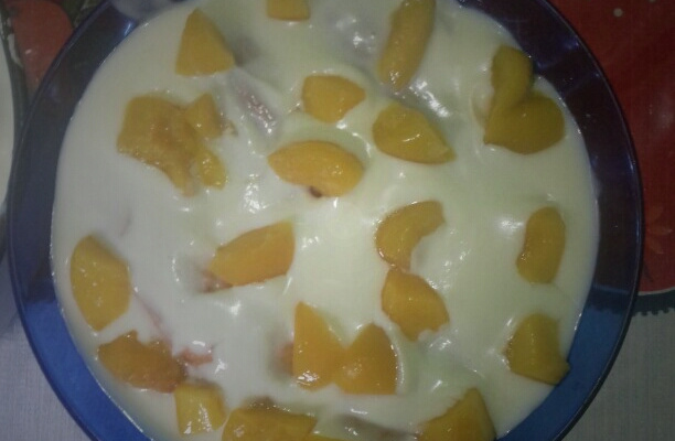 Pavê de pêssego em calda