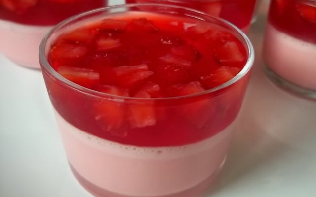 Gelatina com morango