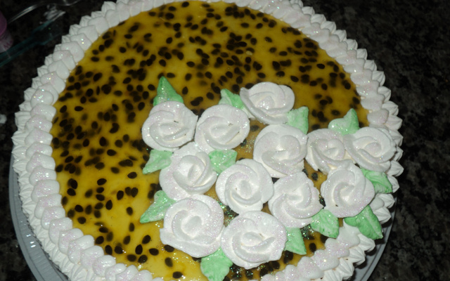 Bolo delicioso de mousse de maracujá