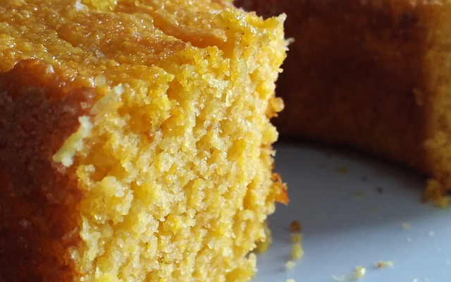 Bolo de milho com milharina