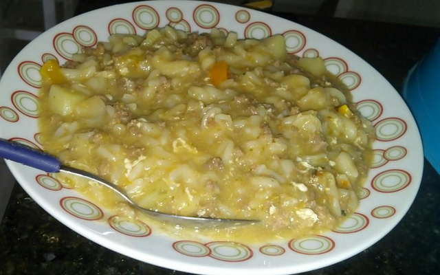 Sopa cremosa de carne moída