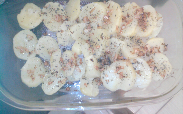 Batata assada com alho e azeite