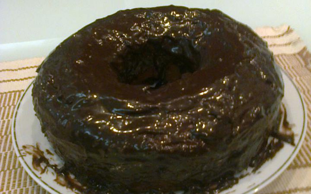Bolo de chocolate rápido e barato da Isá