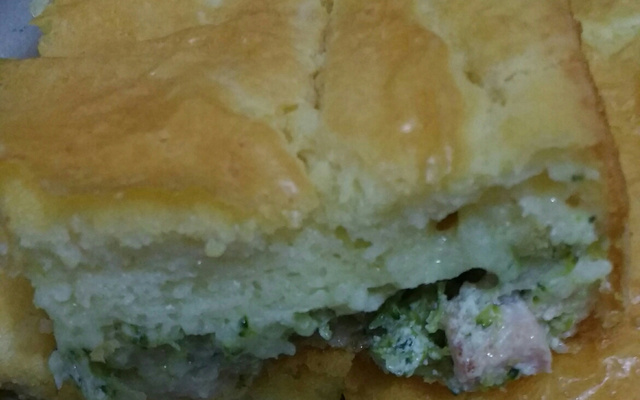 Torta de brócolis com bacon