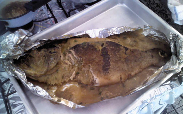 Tucunaré com recheio de batatas