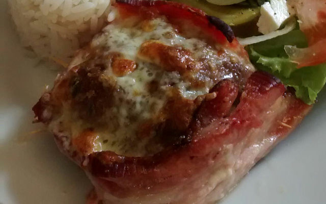 Medalhão de carne moída