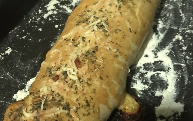 Pão salgado recheado