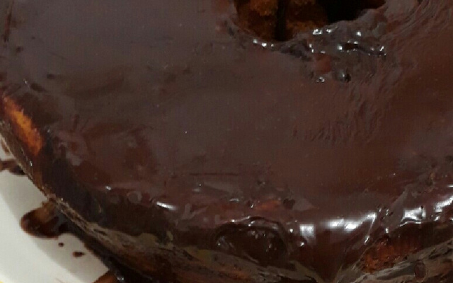 Cobertura de chocolate com creme de leite