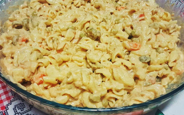 Macarrão com atum e mostarda