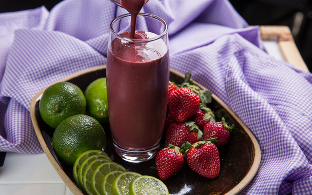 Vitamina de açaí com morango