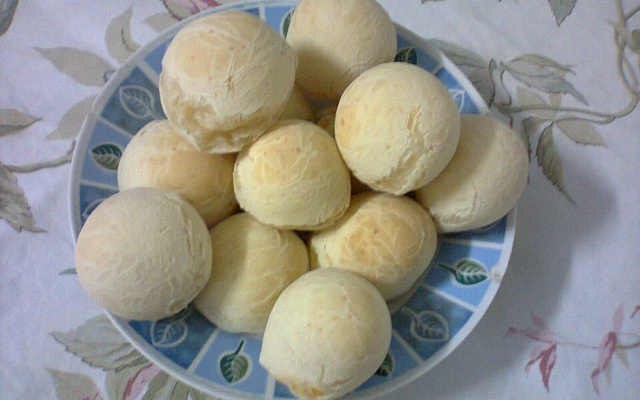 Pão de queijo mineiro