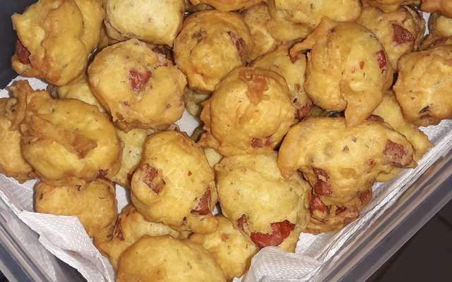 Bolinho de chuva salgado diferente