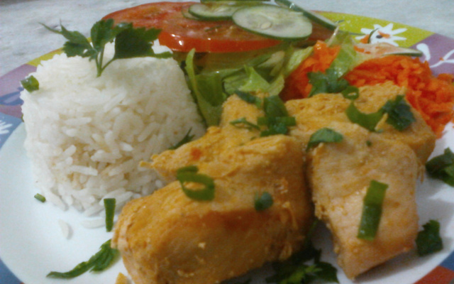 Cubinhos de peito de frango vapt vupt na pressão sem água