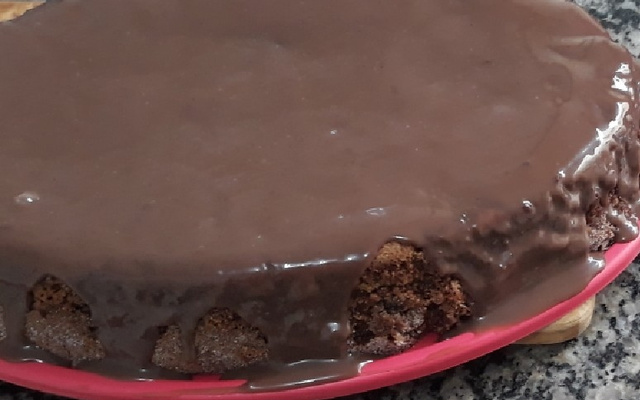 Bolo simples de chocolate