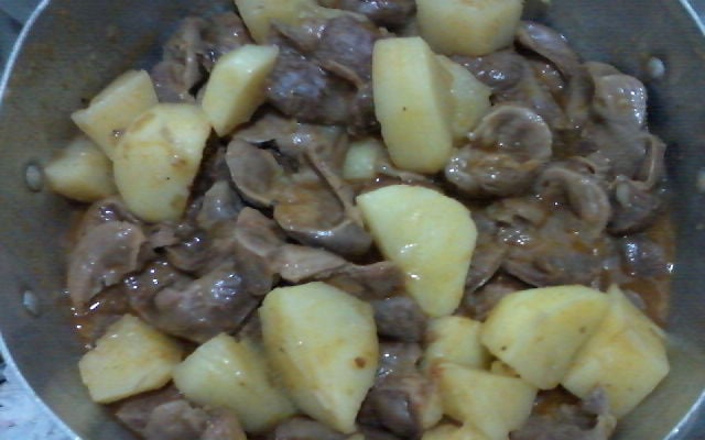 Moela de frango com batata