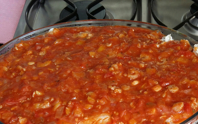 Molho de filé de peixe com camarão