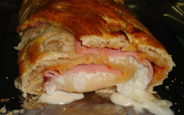 Pizza ou pão enrolado