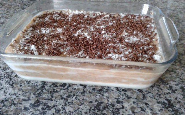 Pavê de coco e doce de leite