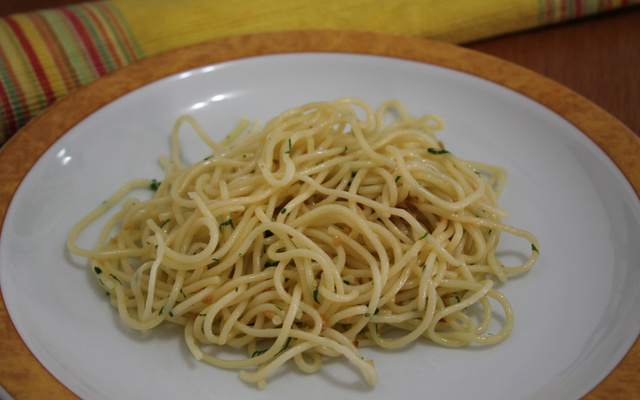 Espaguete alho e óleo