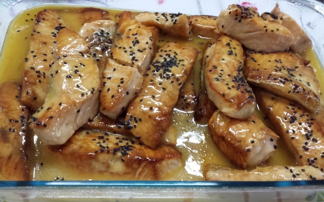 Salmão ao molho de maracujá