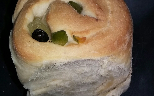 Rosca de frutas cristalizadas com uva passas